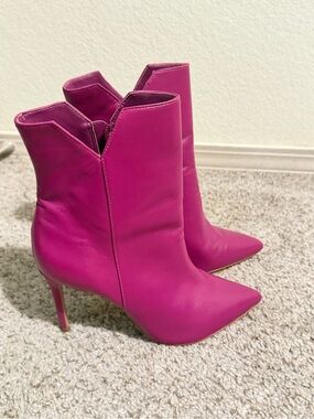 SCHUTZ Fuchsia Pointed-Toe Stiletto Ankle Boots
